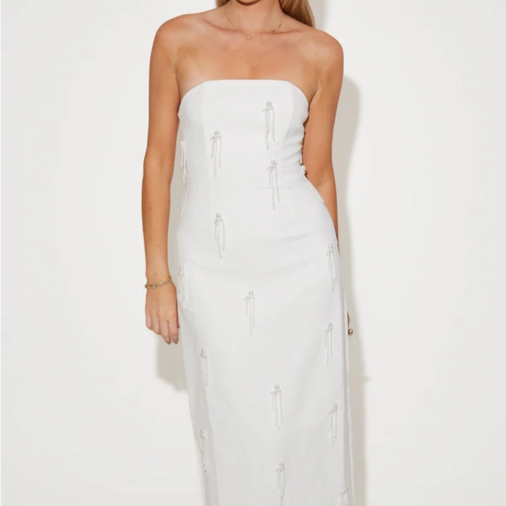 Chic Strapless White Dress